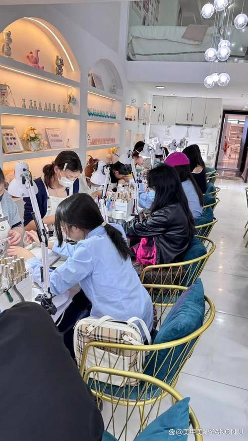 为什么越来越多的年轻人选择开美甲店?